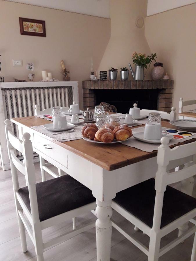 Casavittorio Bed & Breakfast San Giovanni In Marignano Bagian luar foto